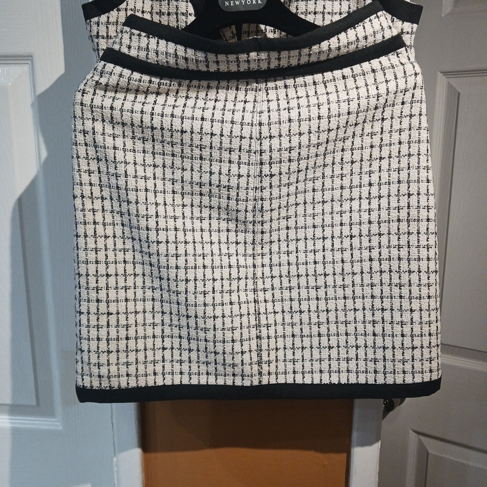 Urban Revivo Women's 2pc. Plaid Tweed Vest and Skirt Set, Faux Pockets. Size 4 - Picture 9 of 10